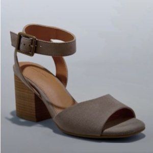 UNIVERSAL THREAD “Megan” Suede Block Heel Pump NWT